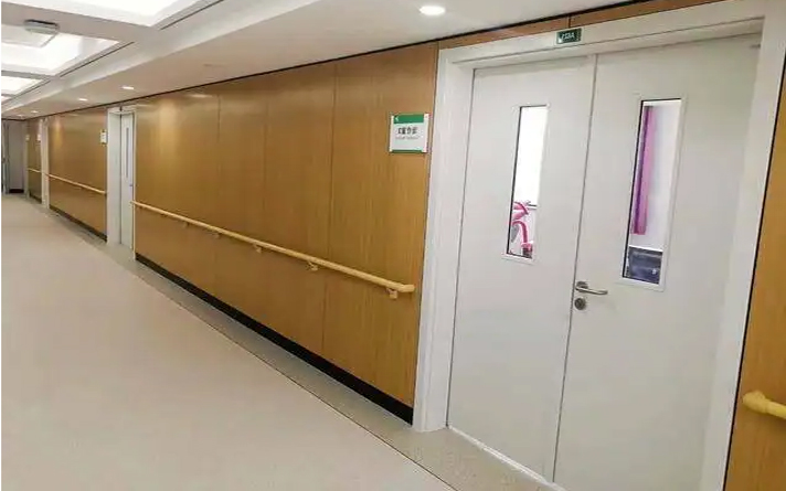 鋼制醫(yī)療潔凈門的設(shè)計應(yīng)符合哪些標(biāo)準(zhǔn)？